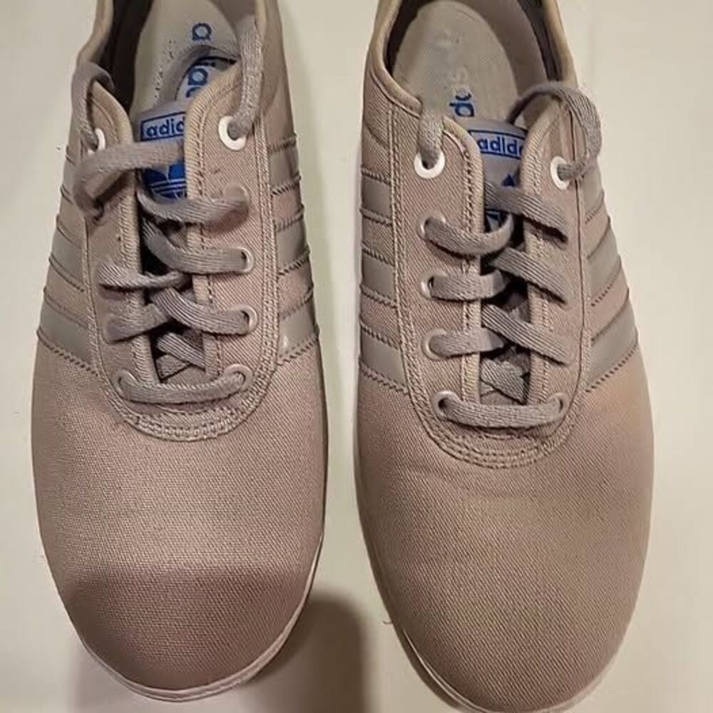 ADIDAS  women size 9 Taupe Colored Lightweight Canvas Sneakers